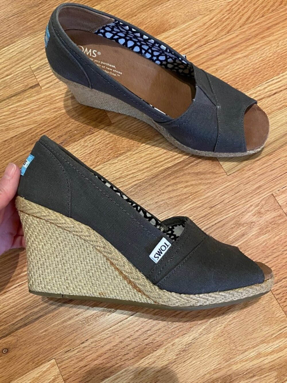 TOMS Calypso canvas espadrille wedge, in denim/navy, size 7
